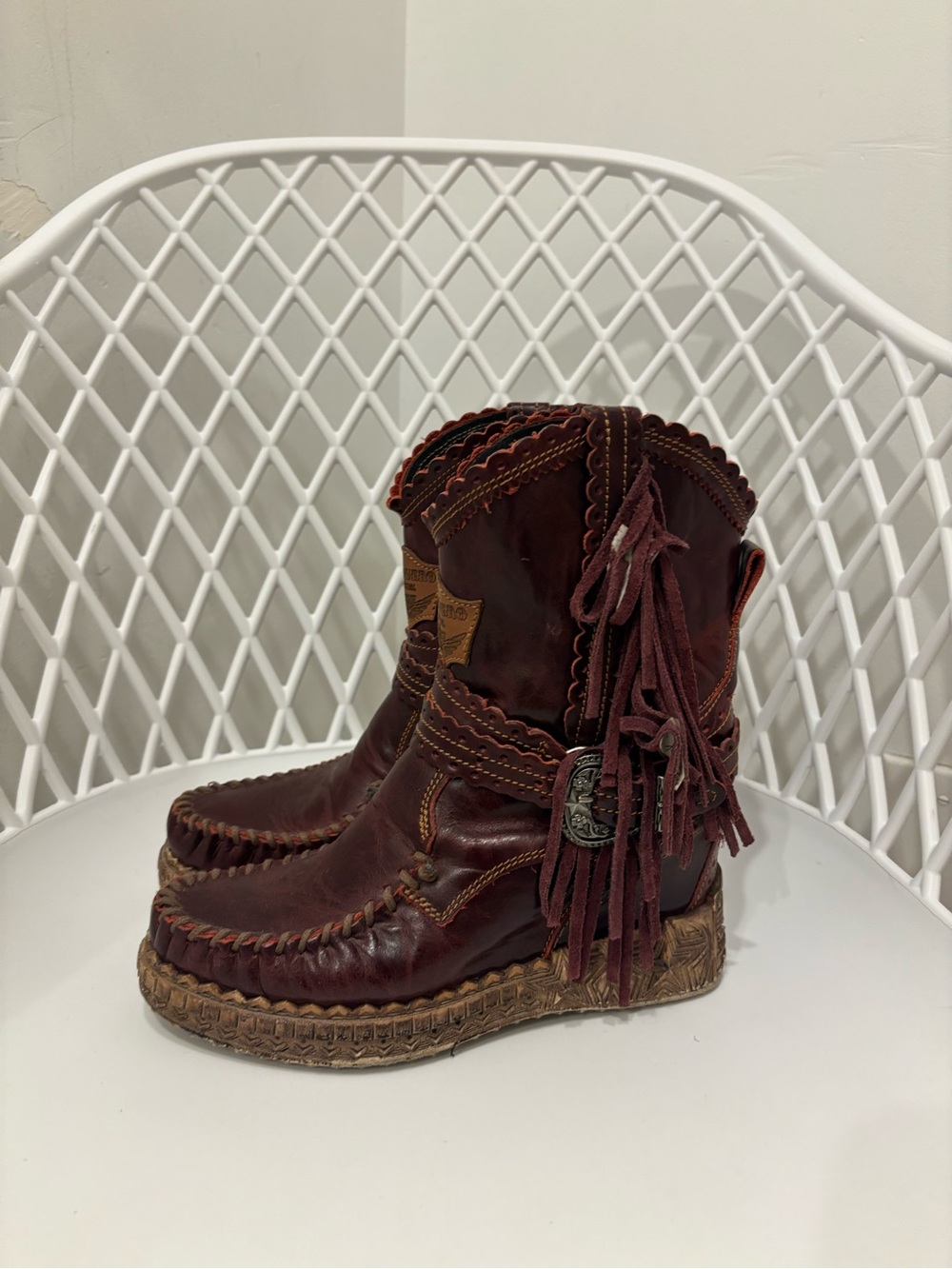 El Vaquero Burgundy Fringe Moccasin Boots